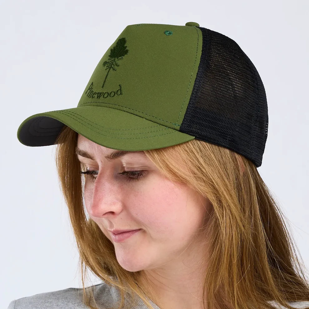 Gorra de Malla Deportiva Pinewood® Finnveden – Estilo Camionero con Cierre Ajustable