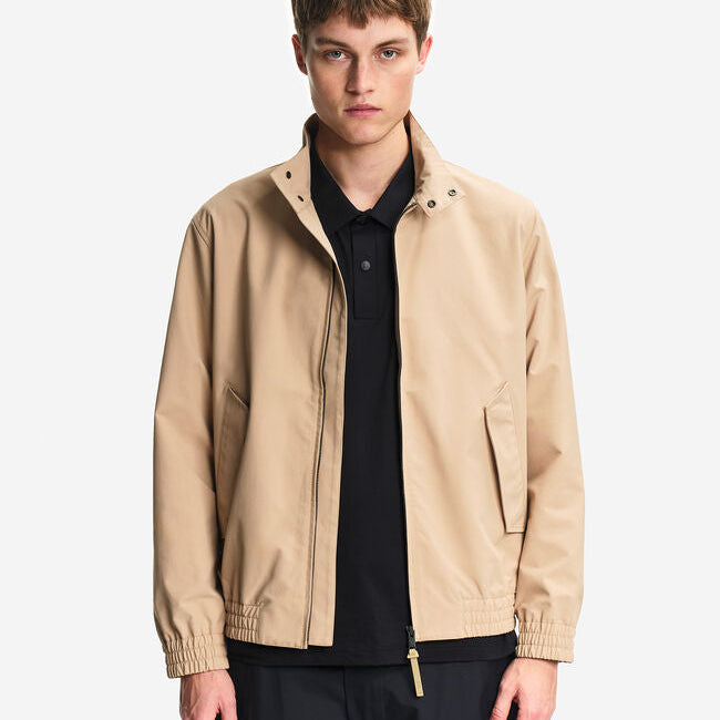 Chaqueta Harrington Corta Repelente al Agua de Sarga Color Osier | Aigle